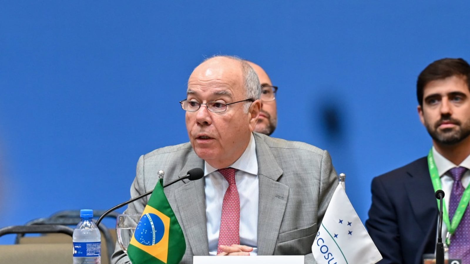 Brasil confronta protecionismo americano e rejeita tarifa de 25% sem comprovação