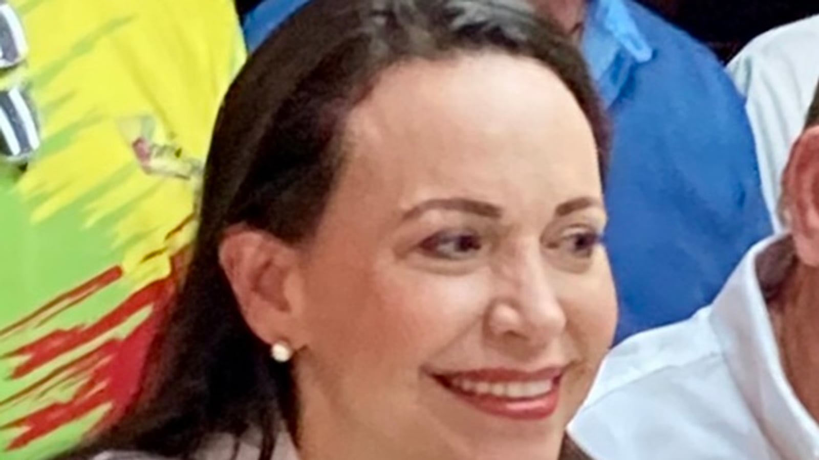 María Corina desafia Maduro e anuncia retorno; EUA freiam apoio diplomático
