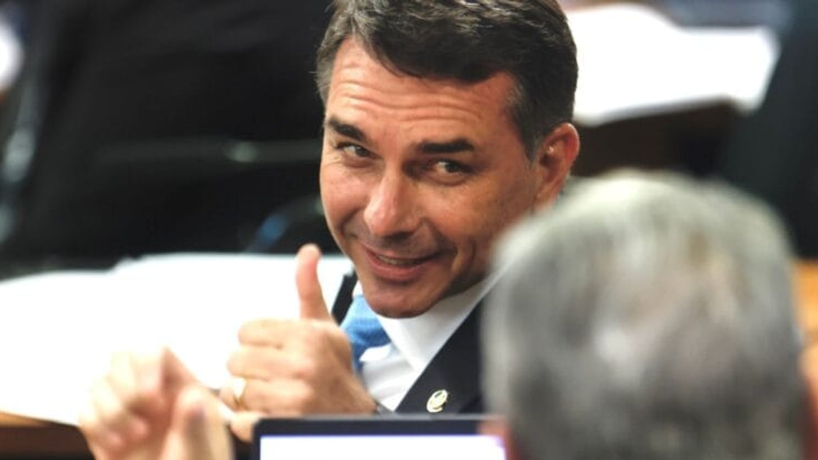 Flávio Bolsonaro reafirma linha dura contra crime organizado em Minas Gerais